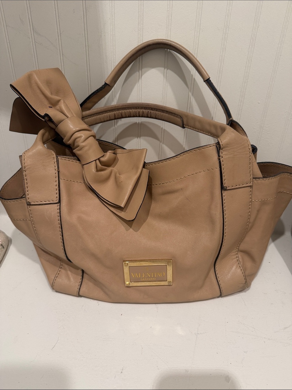 Valentino Garavani Beige Bow-Accent Leather Shoulder Bag